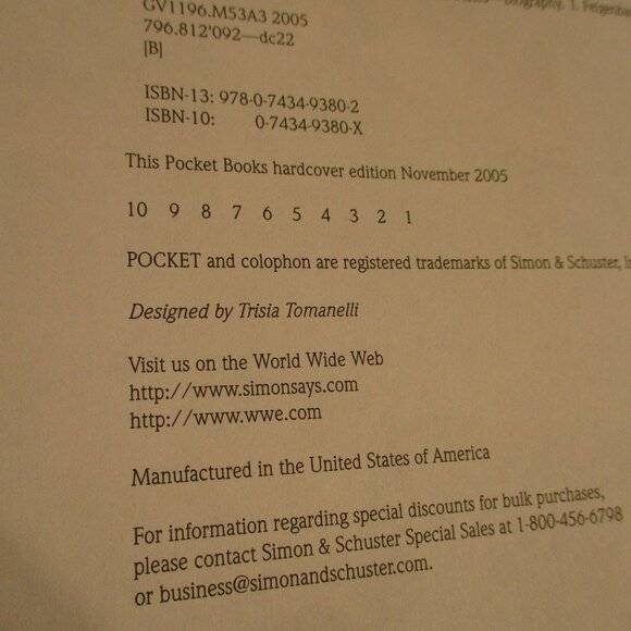 WWE 2005 Shawn Michaels Heartbreak Triumph Black White WWF Wrestling Book - Picture 3 of 6